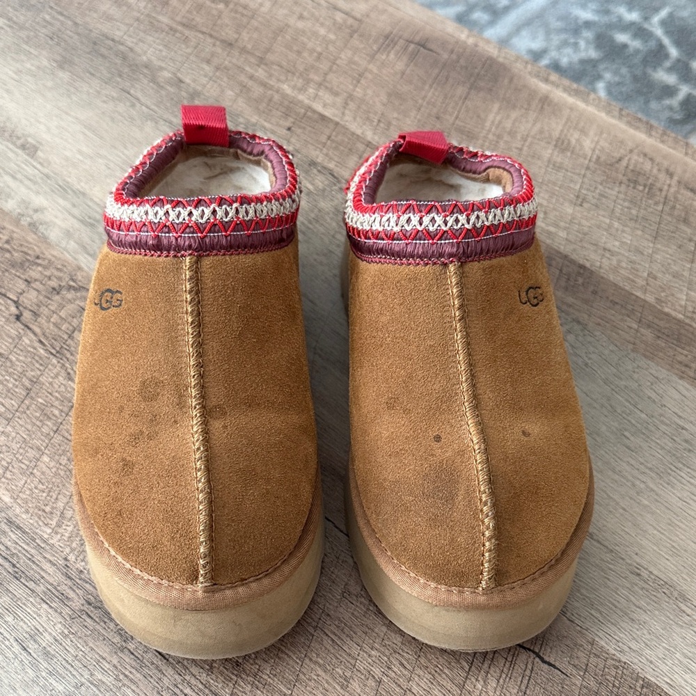 Taz Tan platform Suede Slip-On Shoes with Red Trim Sz 5 /35
